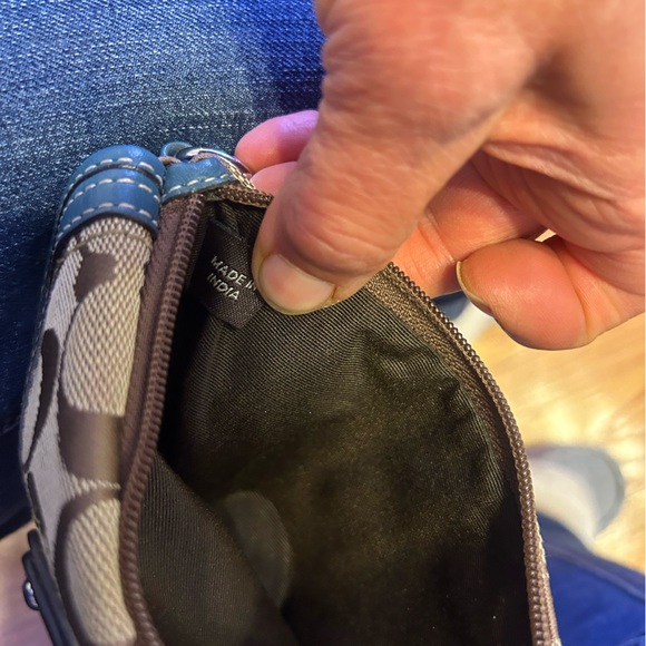 COACH Wristlet - Picture 10 of 10